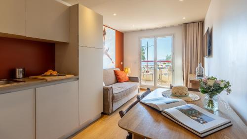 кухня, Résidence Kaliopé (Residence Kaliope) in Ле Лаванду кухня, Résidence Kaliopé (Residence Kaliope) in Ле Лаванду