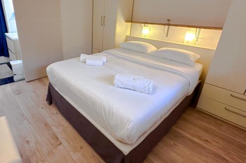 EUCALYPTUS - Ground Floor with Pool Near the Sea