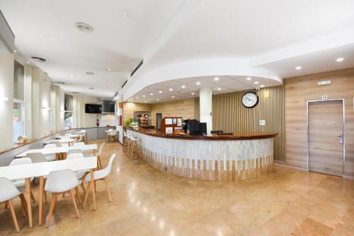 Vestíbulo, Hotel Nadal in Lleida Vestíbulo, Hotel Nadal in Lleida