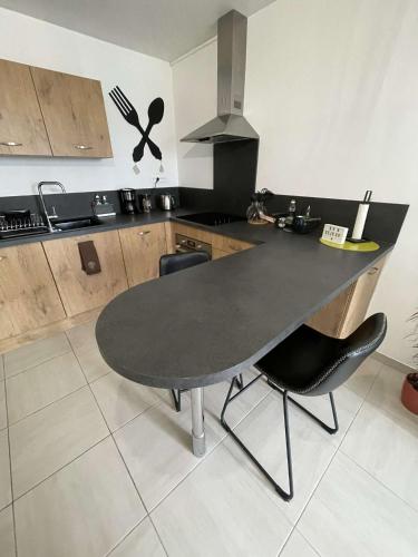 Appart. sur Caen avec Garage et Wifi. near Caen-Carpiquet Airport Appart. sur Caen avec Garage et Wifi. near Caen-Carpiquet Airport