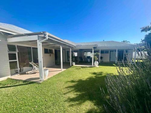 Walking distance to the Plett lagoon