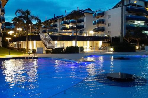 Condominio Agua Marinha, Praia Brava; 3 quartos, frente mar, in 普拉亞布拉瓦 Condominio Agua Marinha, Praia Brava; 3 quartos, frente mar, in 普拉亞布拉瓦
