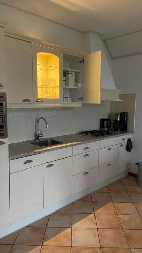 Konyha, Vakantiehuis De Fiere - wijngaard Zutphen in Zutphen Konyha, Vakantiehuis De Fiere - wijngaard Zutphen in Zutphen