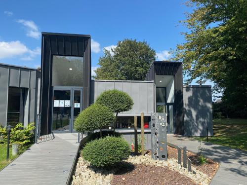 حديقة, Le Clos Du Pontic Logis et Cit'Hotel in Landerneau حديقة, Le Clos Du Pontic Logis et Cit'Hotel in Landerneau