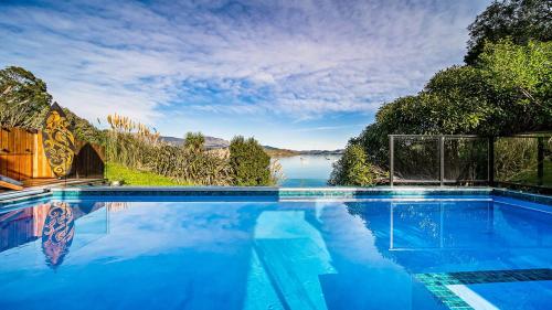 مسبح, Cass Bay Oceanfront Luxury in Cass Bay مسبح, Cass Bay Oceanfront Luxury in Cass Bay