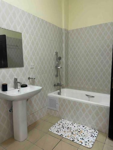 Cozy Luxe Apartment w/ WiFi & AC in Tema Cozy Luxe Apartment w/ WiFi & AC in Tema