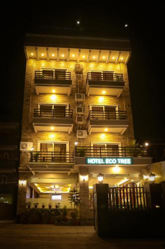 balkon/terras, Hotel Eco Tree Pokhara in Pokhara balkon/terras, Hotel Eco Tree Pokhara in Pokhara