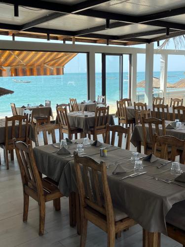 Restaurant, CASA COCO II in Nianing Restaurant, CASA COCO II in Nianing