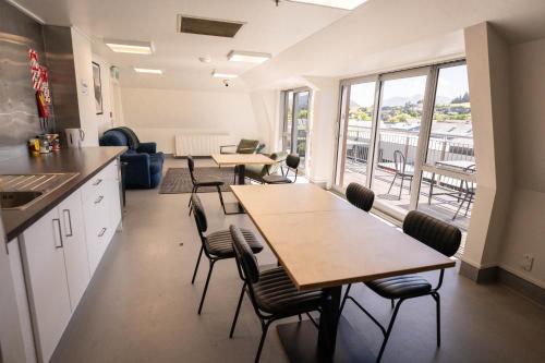 Cocina, The Brownston Hostel in Wanaka Cocina, The Brownston Hostel in Wanaka