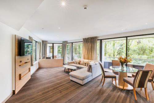 Crowne Plaza Canberra By IHG near High Court of Australia Crowne Plaza Canberra By IHG near High Court of Australia