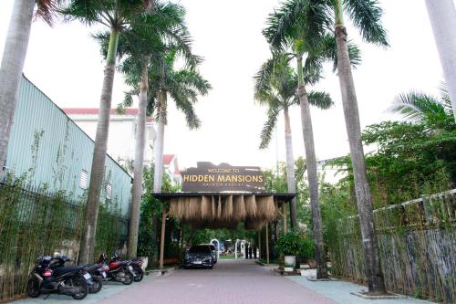 Entrance, Hidden Mansions Saigon Resort in District 12 Entrance, Hidden Mansions Saigon Resort in District 12