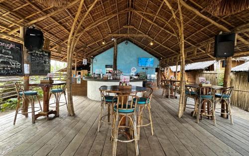 Restaurant, Mad Monkey Hostel Nacpan Beach in Palawan Restaurant, Mad Monkey Hostel Nacpan Beach in Palawan