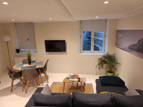 APPARTEMENT LE PHARE AU PIED DU PORT in Saint-Valery-en-Caux APPARTEMENT LE PHARE AU PIED DU PORT in Saint-Valery-en-Caux