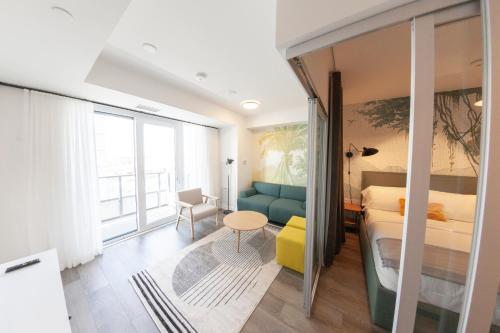 Guestroom, The Laundry Rooms Station Park Kitchener in Kitchener (ON) Guestroom, The Laundry Rooms Station Park Kitchener in Kitchener (ON)