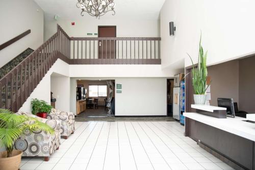 Lobby, SureStay Plus by Best Western Montrose in Montrose (CO) Lobby, SureStay Plus by Best Western Montrose in Montrose (CO)