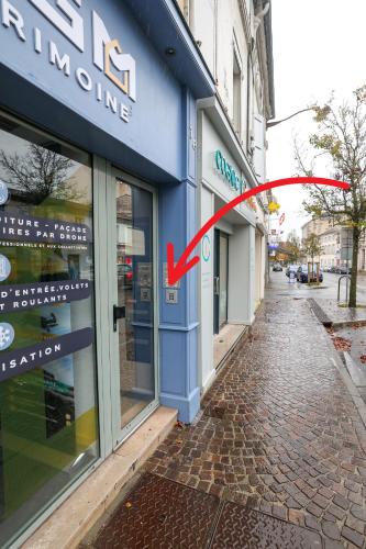 Bejárat, Studio X O #Hyper-centre #Netflix in Cognac Bejárat, Studio X O #Hyper-centre #Netflix in Cognac