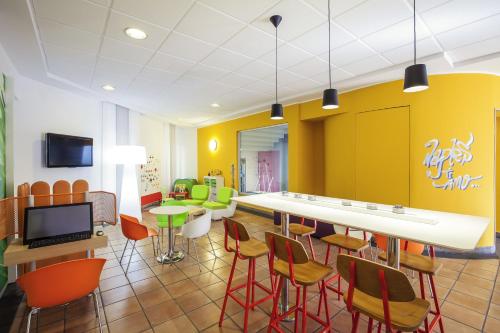Shared lounge/TV area, Ibis Styles Napoli Garibaldi in Naples Shared lounge/TV area, Ibis Styles Napoli Garibaldi in Naples