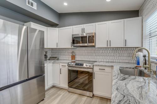 Fully Remodeled St Petersburg Home with Private Pool in Pinellas Park (FL) Fully Remodeled St Petersburg Home with Private Pool in Pinellas Park (FL)