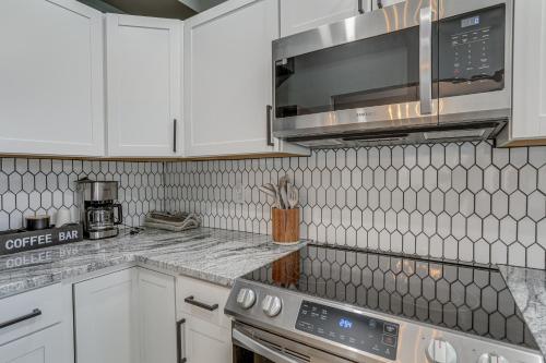 Fully Remodeled St Petersburg Home with Private Pool in Pinellas Park (FL) Fully Remodeled St Petersburg Home with Private Pool in Pinellas Park (FL)