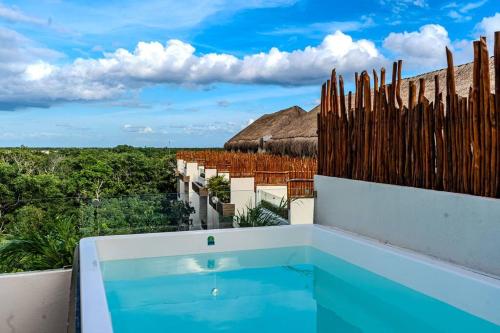 PH with private pool and bikes