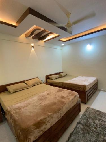 AL-MANAL 305 Premium Room 5 beds in Devinagar AL-MANAL 305 Premium Room 5 beds in Devinagar