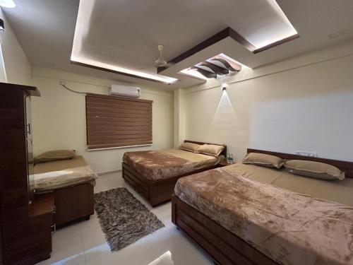 AL-MANAL 305 Premium Room 5 beds in Devinagar AL-MANAL 305 Premium Room 5 beds in Devinagar