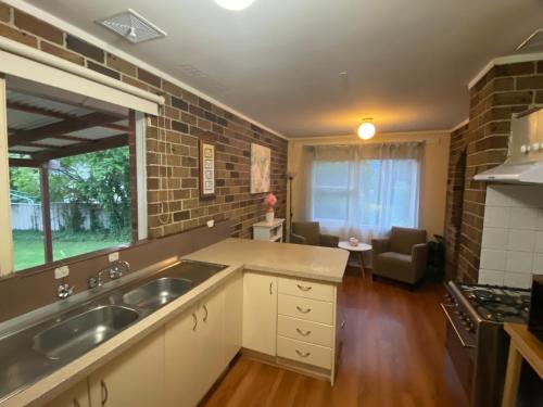 Canberra Hospital Locum Welcome - 2BR House in Red Hill Canberra Hospital Locum Welcome - 2BR House in Red Hill