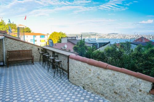 Balcony/terrace, The Kosk -5Br Villa with Turkish Bath- City Centre in İstanbul Balcony/terrace, The Kosk -5Br Villa with Turkish Bath- City Centre in İstanbul