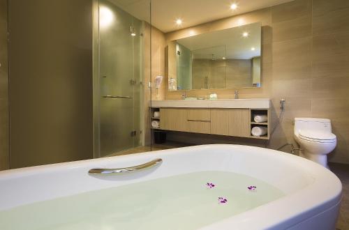 Bathroom, Liberty Central Nha Trang Hotel in Nha Trang Bathroom, Liberty Central Nha Trang Hotel in Nha Trang