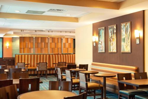 Restoran, SpringHill Suites Tarrytown Westchester County in Tarrytown (NY) Restoran, SpringHill Suites Tarrytown Westchester County in Tarrytown (NY)