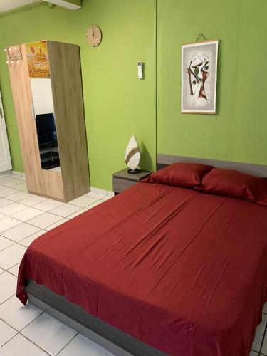 Logement avec parking à proximité de l’aéroport (Logement avec parking a proximite de l’aeroport) in Les Abymes Logement avec parking à proximité de l’aéroport (Logement avec parking a proximite de l’aeroport) in Les Abymes