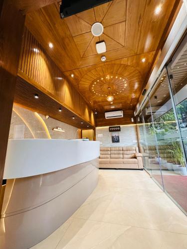 HOTEL AMBER PARAMOUNT in Andheri West HOTEL AMBER PARAMOUNT in Andheri West