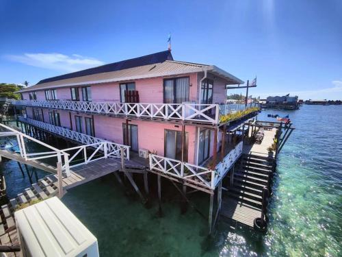 Aloha Mabul Scuba Lodge in Mabul Saari Aloha Mabul Scuba Lodge in Mabul Saari