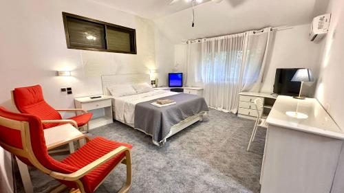 Salamandra Guest House מקלט פרטי in Nahariya Salamandra Guest House מקלט פרטי in Nahariya