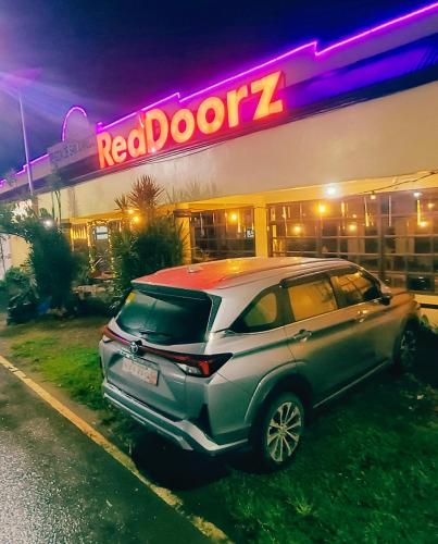 Exterior view, RedDoorz near San Juanico Bridge in Tacloban City Exterior view, RedDoorz near San Juanico Bridge in Tacloban City