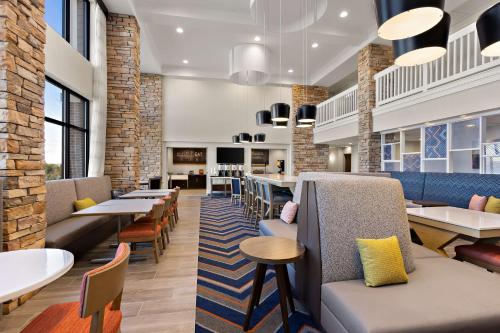 Eten en drinken, Hampton Inn & Suites Petoskey in Petoskey Eten en drinken, Hampton Inn & Suites Petoskey in Petoskey