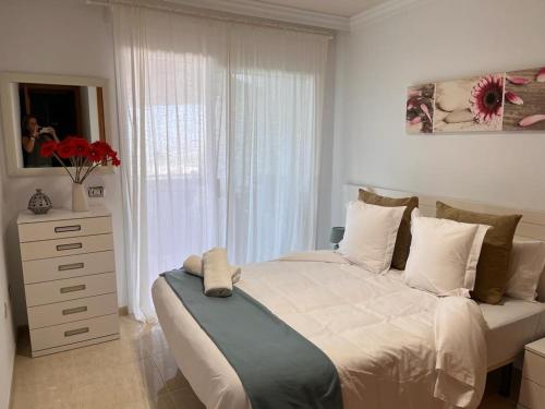 Apartamento con piscina climatizada y vistas