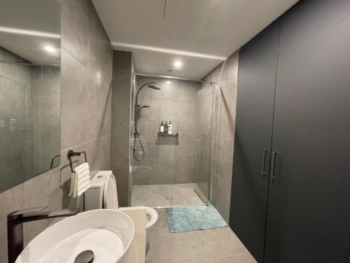 New modern 1BR apt near Dickson in لاينهام New modern 1BR apt near Dickson in لاينهام