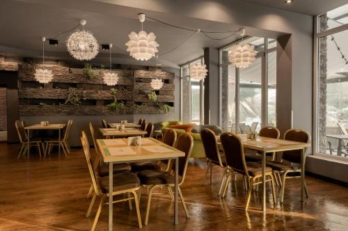 Sala de refeições, Plonia Resort in Szczecin Sala de refeições, Plonia Resort in Szczecin