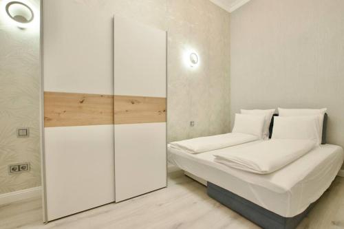 Premium Apartment by Hi5 - 2 bedroom in the center