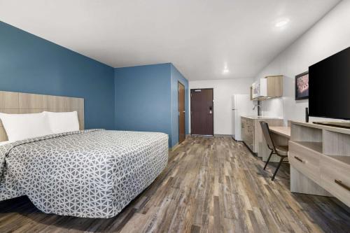 WoodSpring Suites Dearborn Detroit in Dearborn WoodSpring Suites Dearborn Detroit in Dearborn