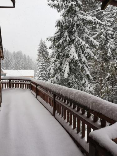 Dom na końcu świata (Dom na koncu swiata) in Lopuszna Dom na końcu świata (Dom na koncu swiata) in Lopuszna