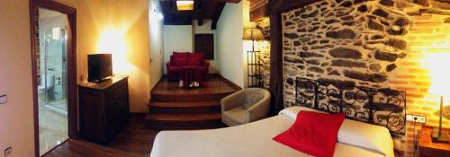 This photo about La Hoja de Roble shared on HyHotel.com