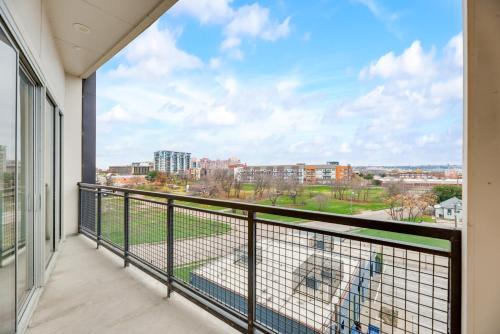 View, Chic loft style 2BR I Gym I Parking I Workspace in Cedars View, Chic loft style 2BR I Gym I Parking I Workspace in Cedars