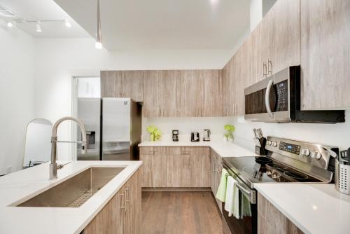 Chic loft style 2BR I Gym I Parking I Workspace in Cedars Chic loft style 2BR I Gym I Parking I Workspace in Cedars