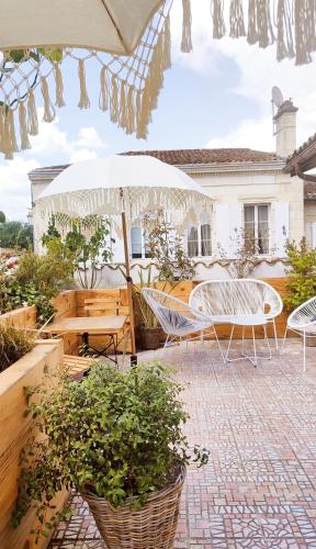 Maison Charmeilles - Gîte touristique - Coliving (Maison Charmeilles - Gite touristique - Coliving) in Fronsac Maison Charmeilles - Gîte touristique - Coliving (Maison Charmeilles - Gite touristique - Coliving) in Fronsac