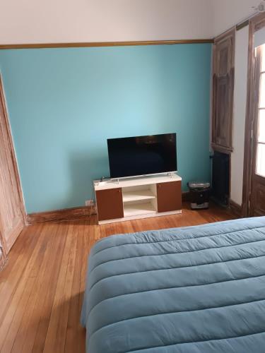 amplia habitación estilo luis xv