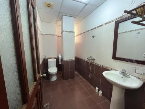 Bathroom, Hotel Nam Son in Nui Deo Town Bathroom, Hotel Nam Son in Nui Deo Town