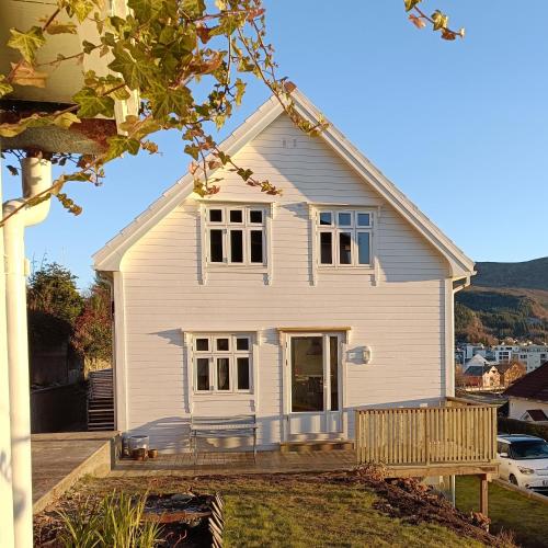 Charming house in Ulsteinvik with free parking in Ulsteinvik Charming house in Ulsteinvik with free parking in Ulsteinvik