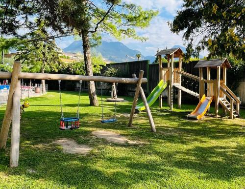 Parque infantil, Garda Sporting Club Hotel in Riva Del Garda City Center Parque infantil, Garda Sporting Club Hotel in Riva Del Garda City Center